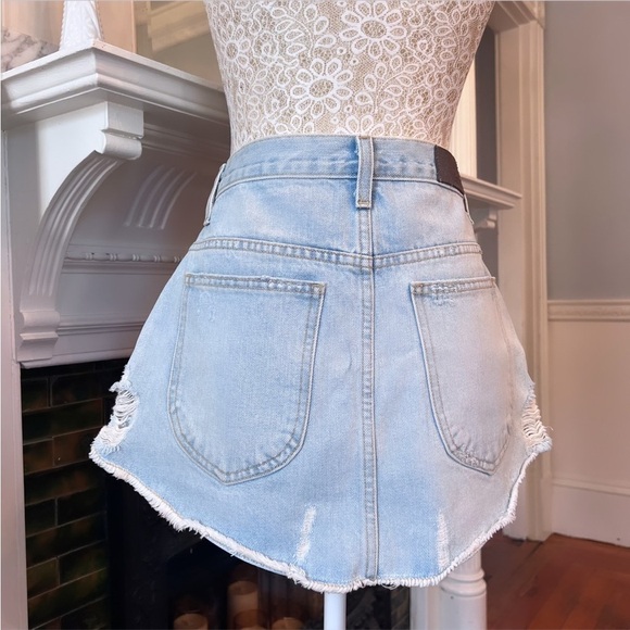 EUC CARMAR Zuni Beatrice White Zipper High Waisted Denim Skirt Size 28 - Picture 9 of 13